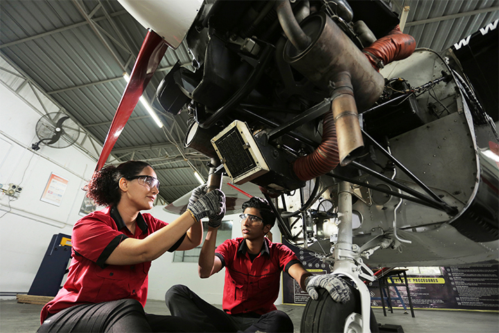 aircraft maintenance engineering colleges